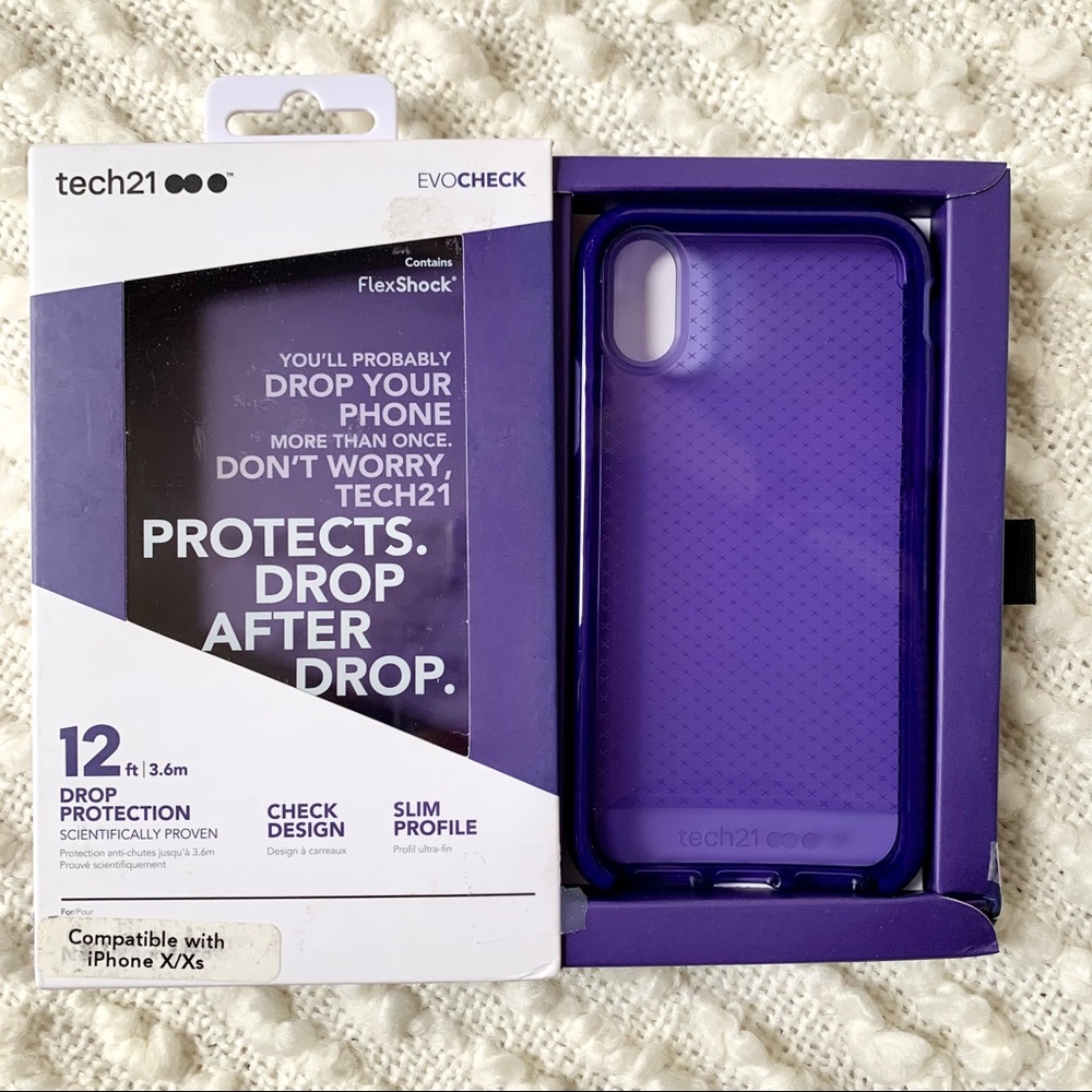 Tech21 iPhone X/XS purple phone case